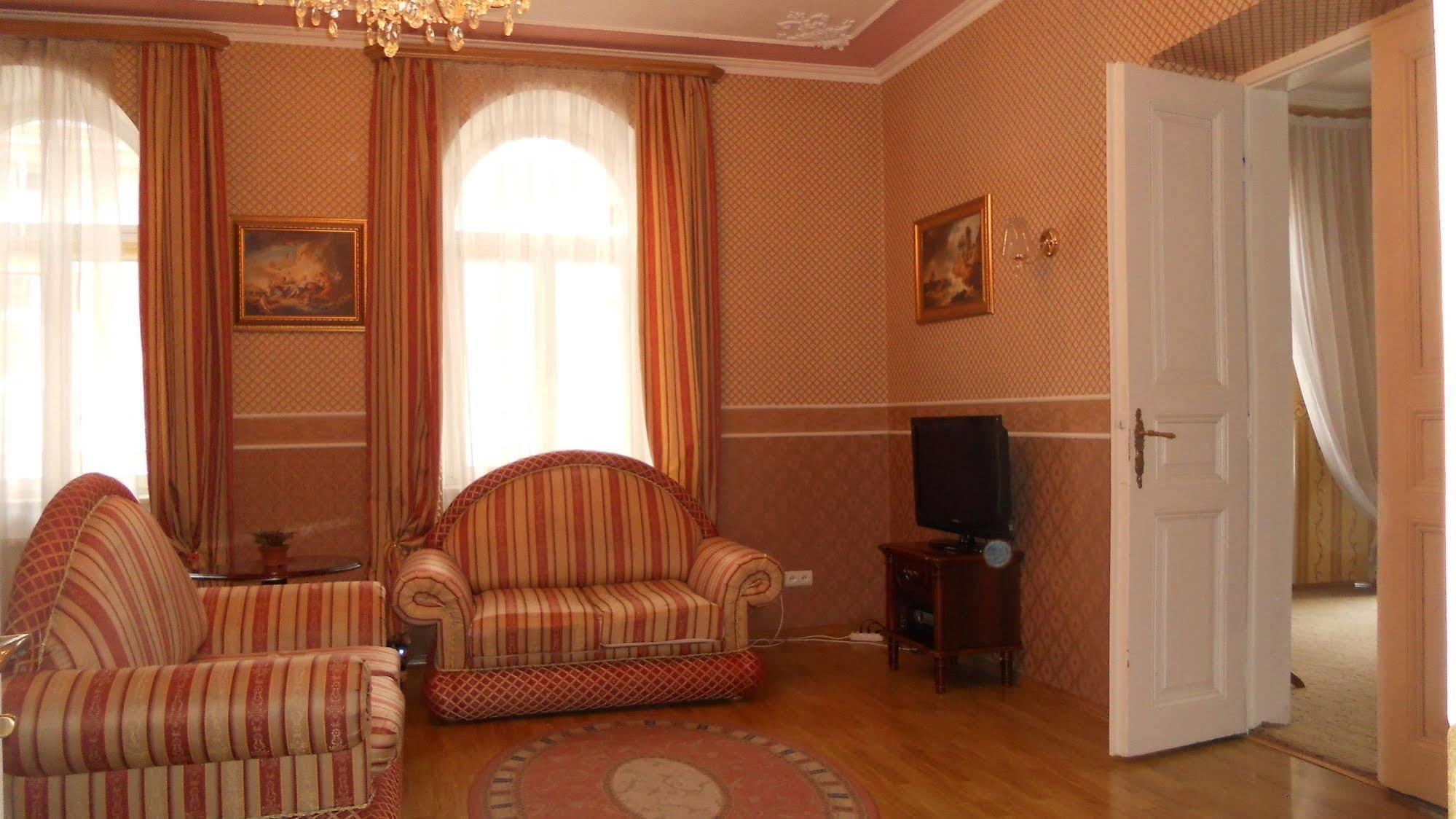 Oid Town Apartments Львов Экстерьер фото